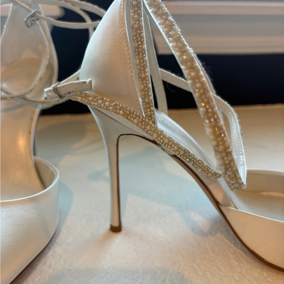 NEVER WORN Galina Pearl Strappy Ankle Wrap Heels - Picture 4 of 6